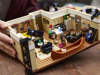 Конструктор LEGO Creator Expert 10292 Квартиры героев сериала Друзья
