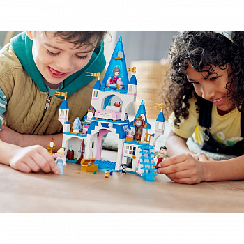 Конструктор LEGO 43206 Замок Золушки и Прекрасного принца голубой